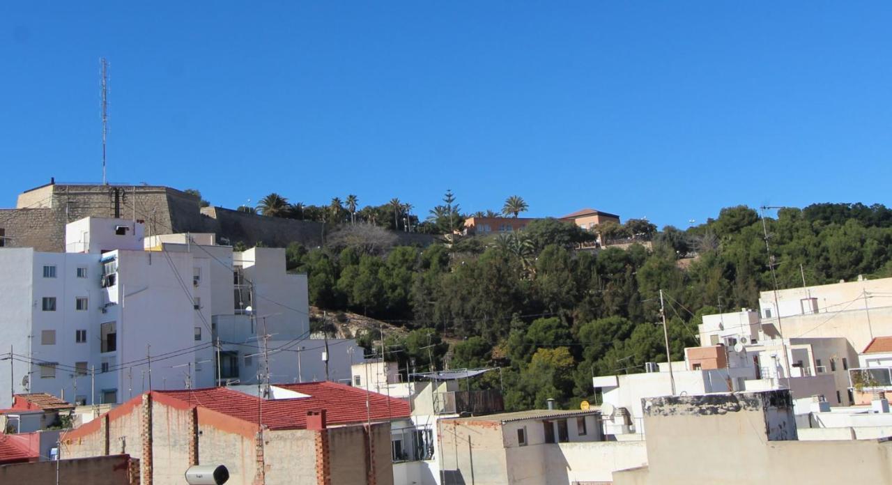 Atico Loft De Lujo Con Terraza Espectacular Y Vista A Los 2 Castillos Apartment Alicante Exterior foto